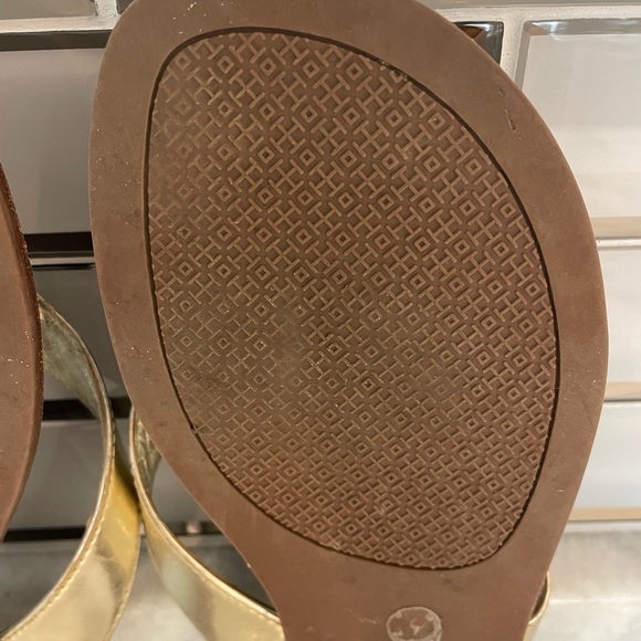 Tory Burch leather sandals. Great condition. Slight wear but still looks good. - Picture 8 of 9